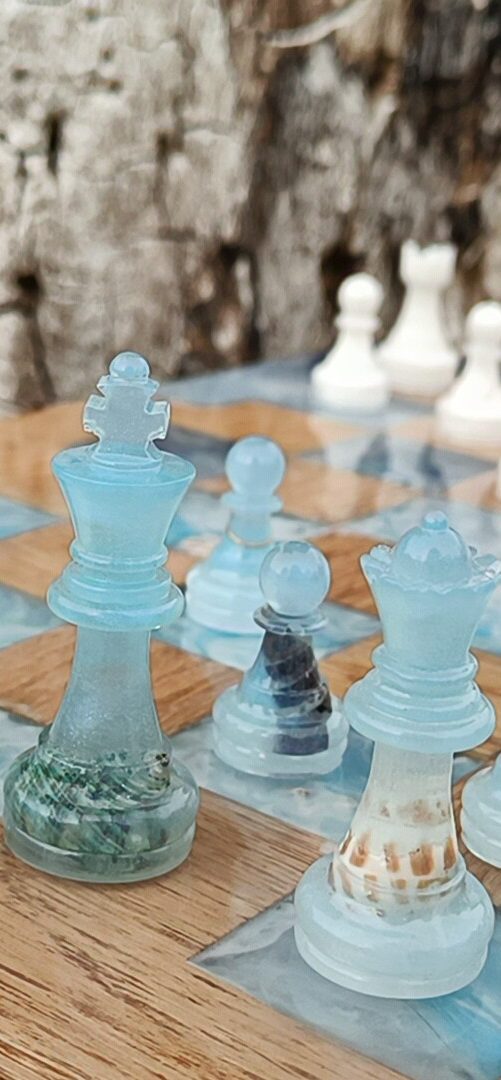 Niymaea echiquier chess bois resine jeu poetique decoration mer