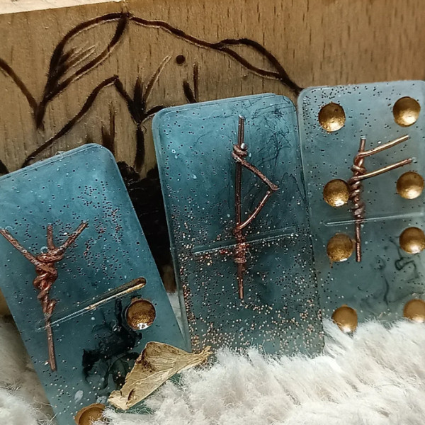 Niymaea artisanale bois poetique dominos